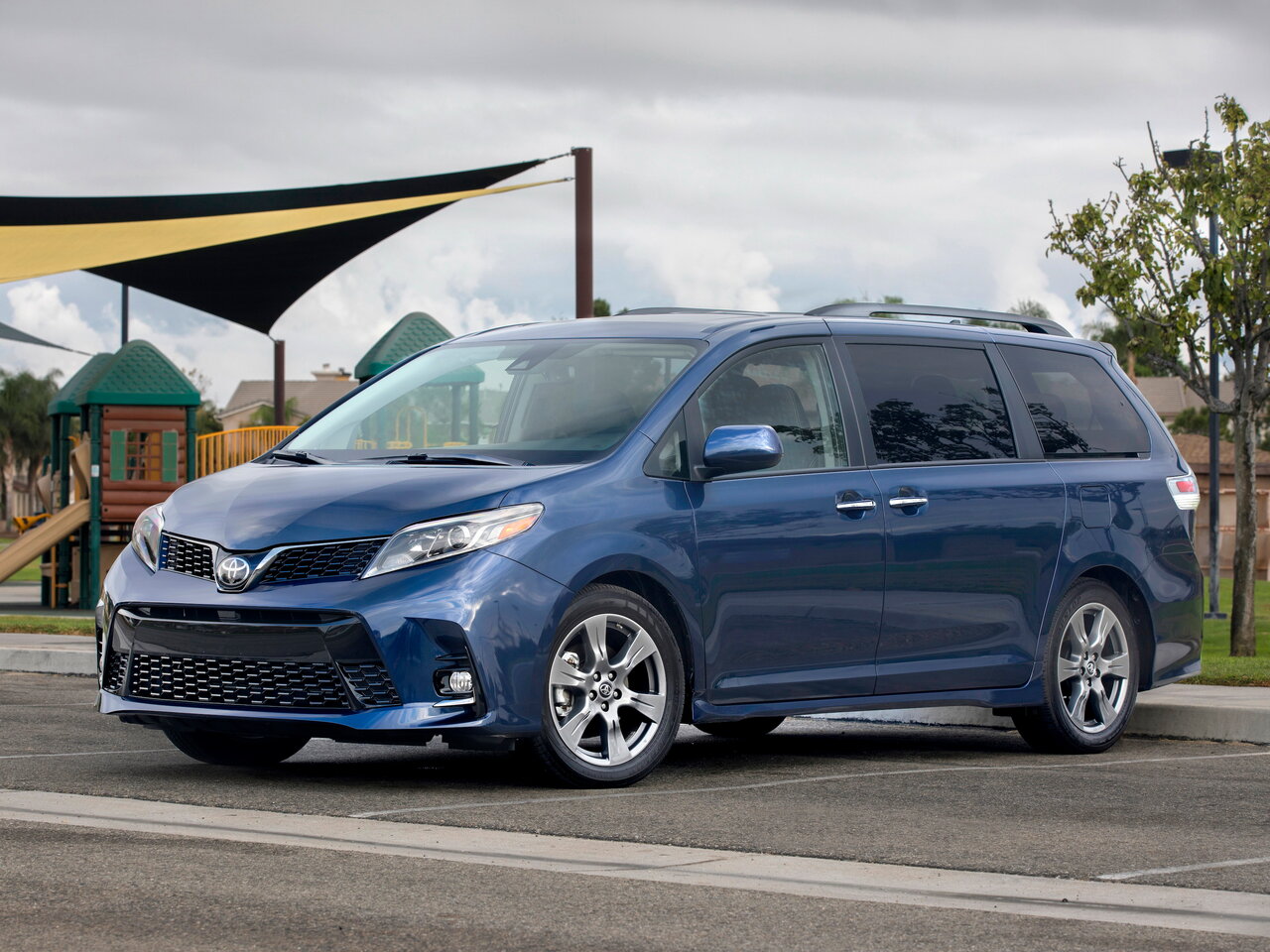 Toyota Sienna AWD vs FWD: Key Insights and Facts