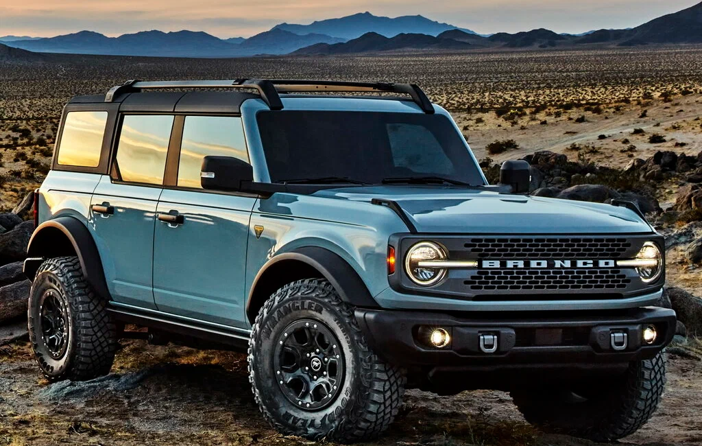 Ford Bronco Badlands vs Outer Banks: A Comparison