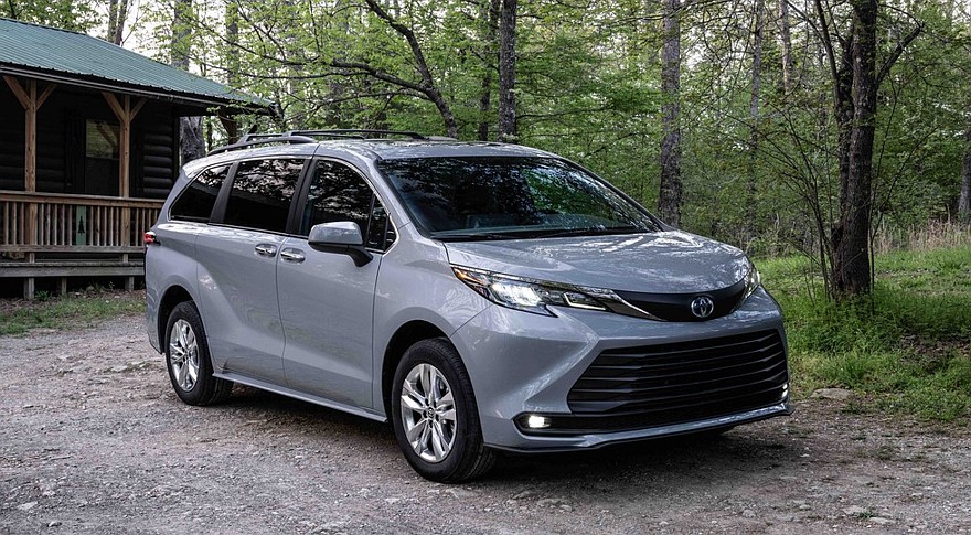 Toyota Sienna XLE vs LE: Key Comparisons